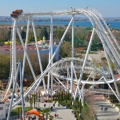 La montagna russa Oblivion a Gardaland