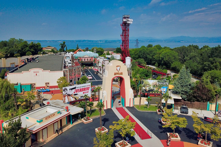 Una vista dall'alto del parco tematico Movieland